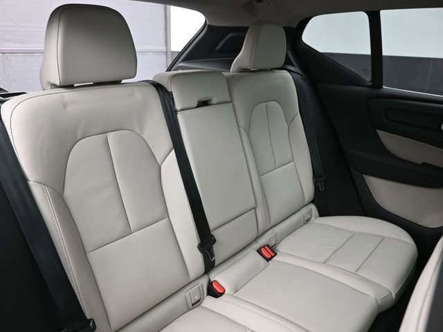 Used 2023 Volvo XC40 B5 Plus w/ Protection Package Premier AWD/4WD image 31