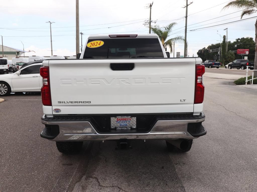 Used 2024 Chevrolet Silverado 2500 LT AWD/4WD image 13