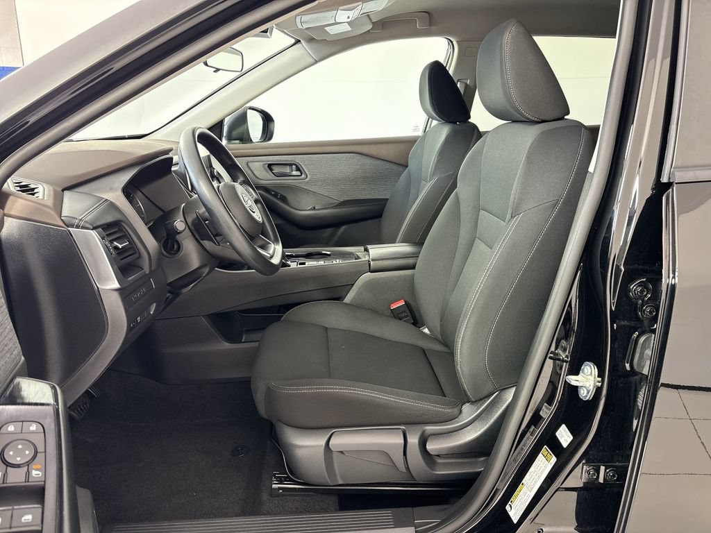 Used 2023 Nissan Rogue S FWD image 13