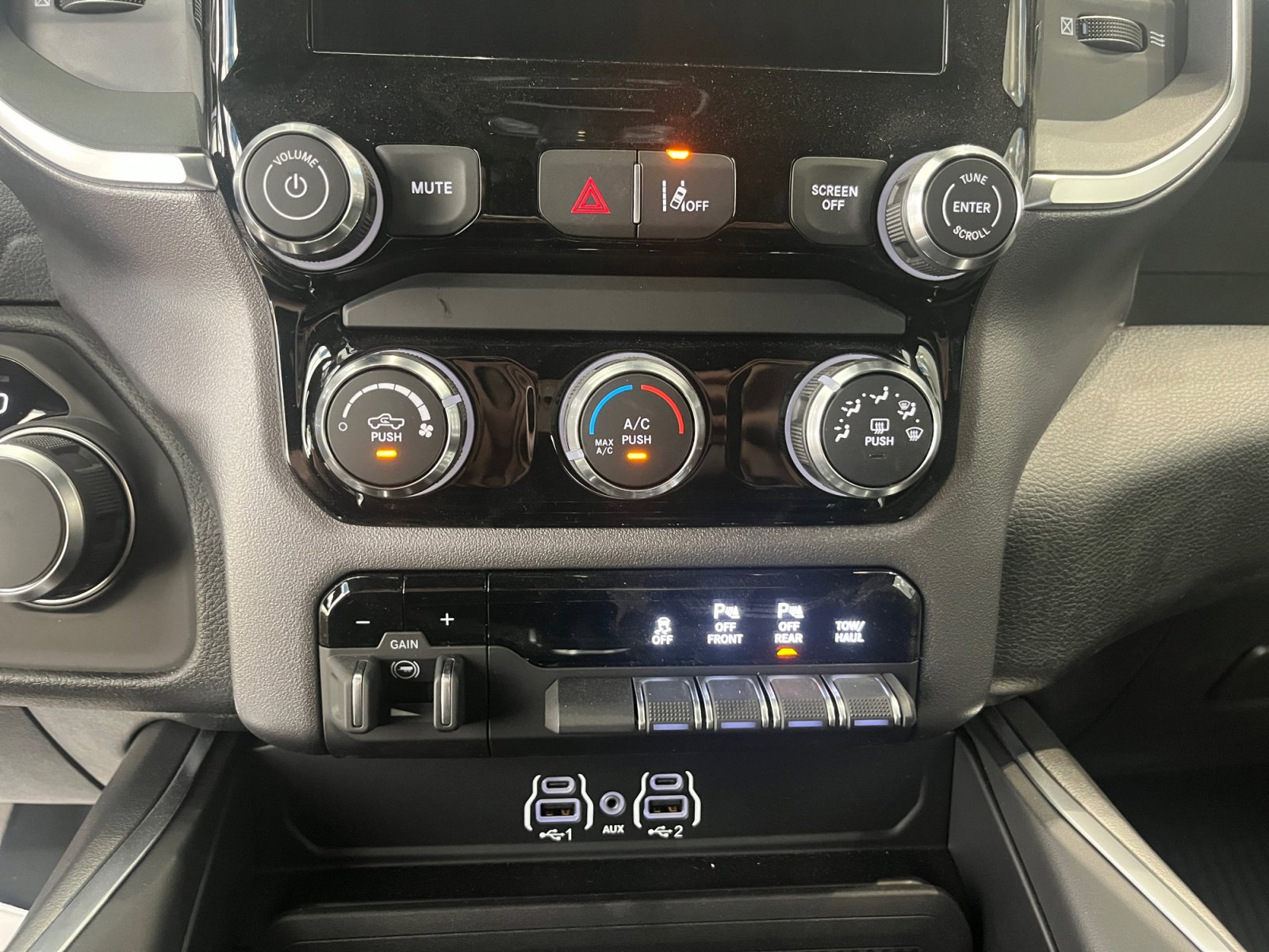 New 2025 RAM 1500 Big Horn image 26