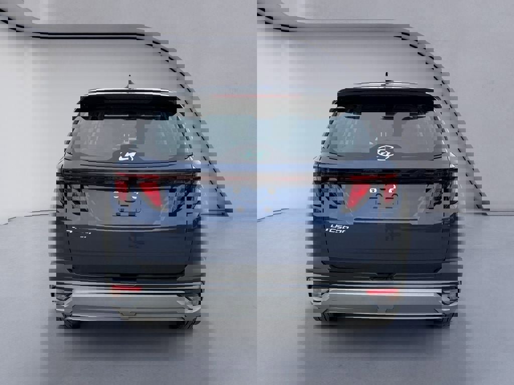 Used 2025 Hyundai Tucson SE image 4