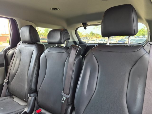 Used 2025 Kia Carnival FWD image 15