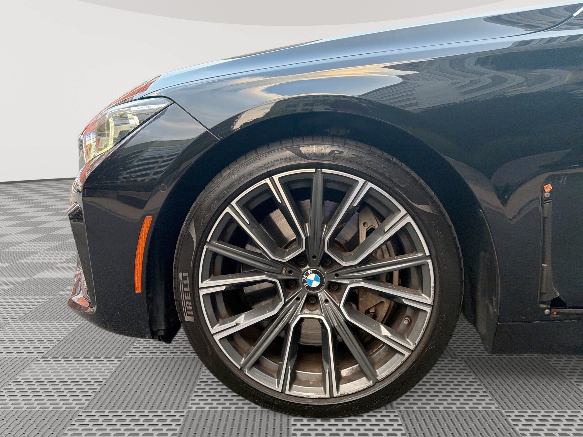 Used 2020 BMW 750i xDrive w/ Executive Package AWD/4WD image 19