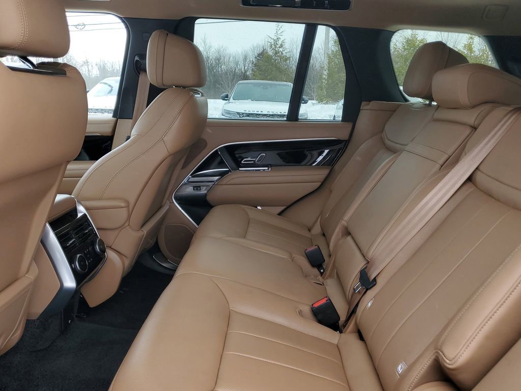 Used 2023 Land Rover Range Rover SE image 23