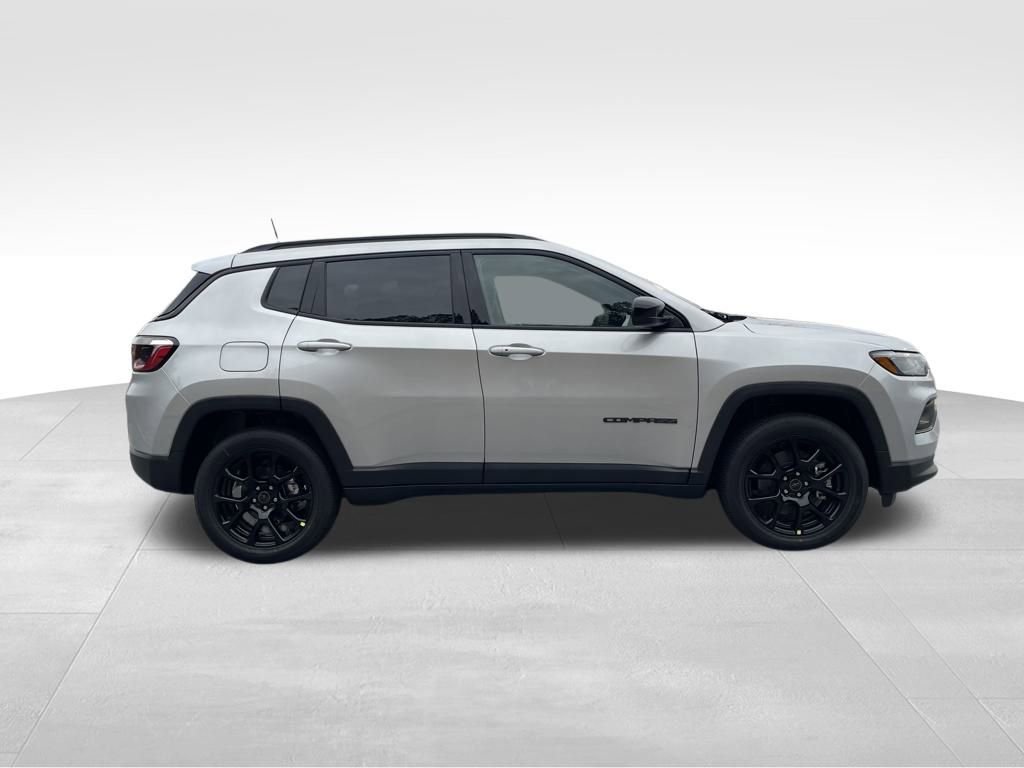 New 2026 Jeep Compass Latitude AWD/4WD image 4