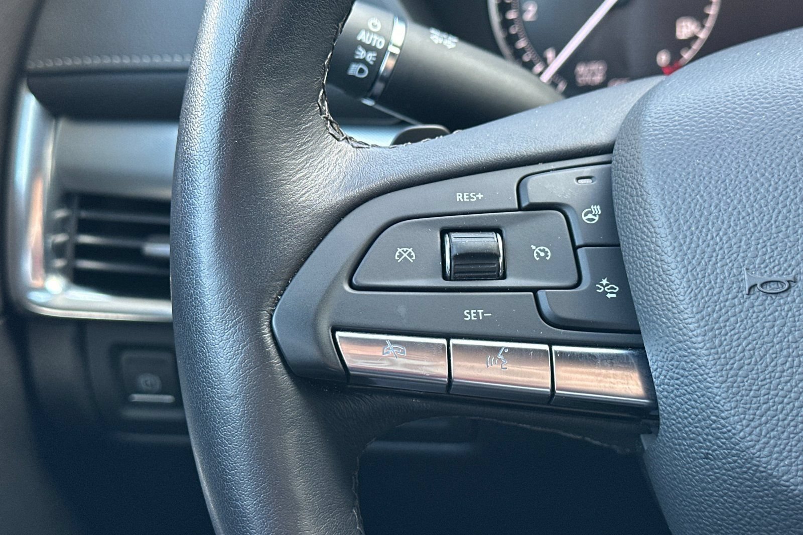 Certified 2023 Cadillac XT4 Premium Luxury w/ Cold Weather Package FWD image 32