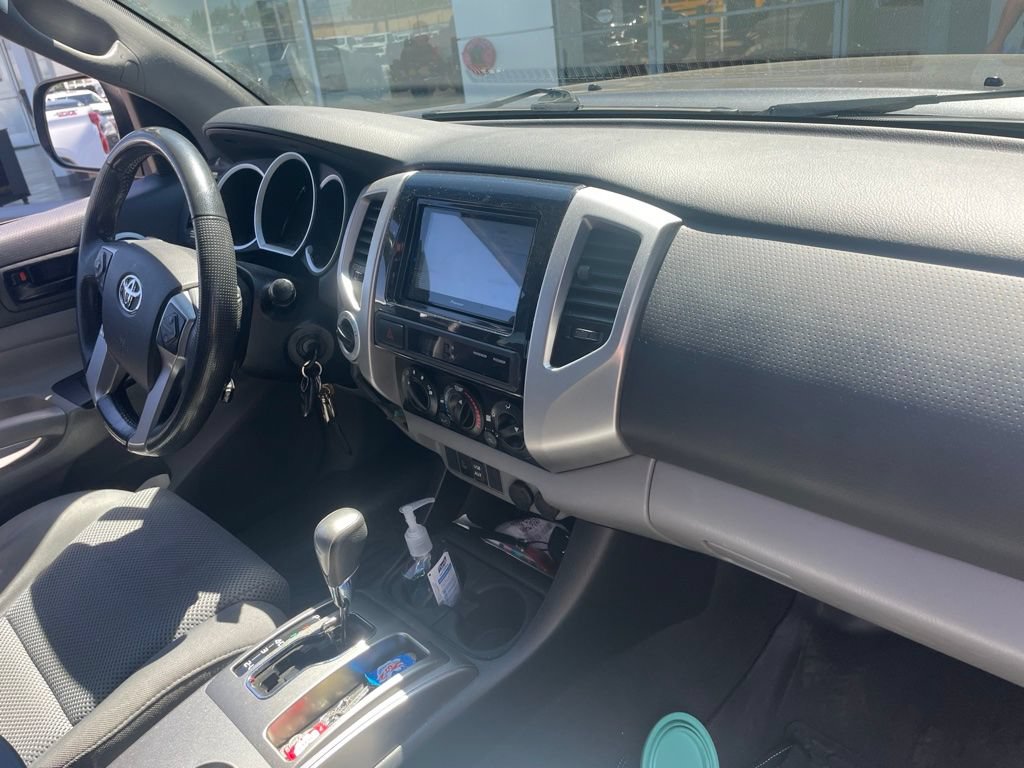 Used 2014 Toyota Tacoma 4x4 Double Cab w/ TRD Off-Road Package image 4