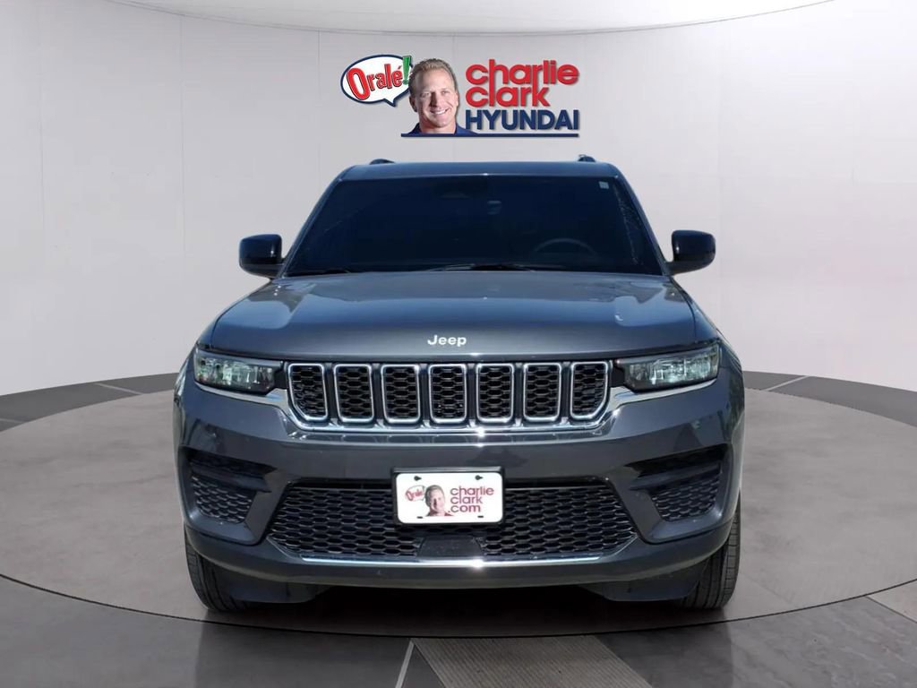 Used 2025 Jeep Grand Cherokee Laredo X image 8