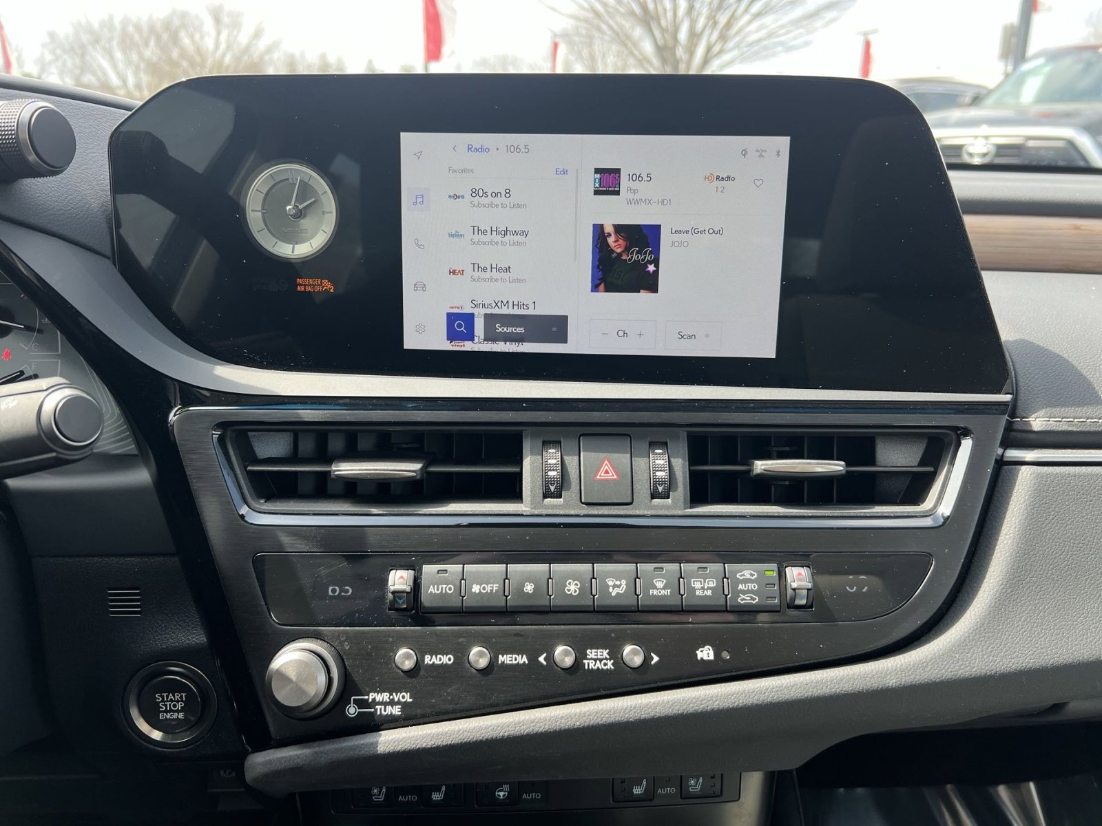 Used 2024 Lexus ES 350 w/ Premium Package image 18