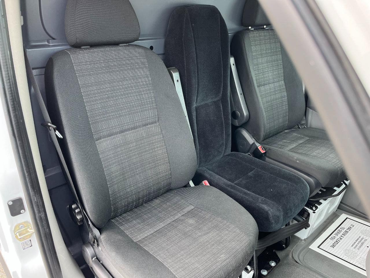 Used 2015 Mercedes-Benz Sprinter 2500 image 21