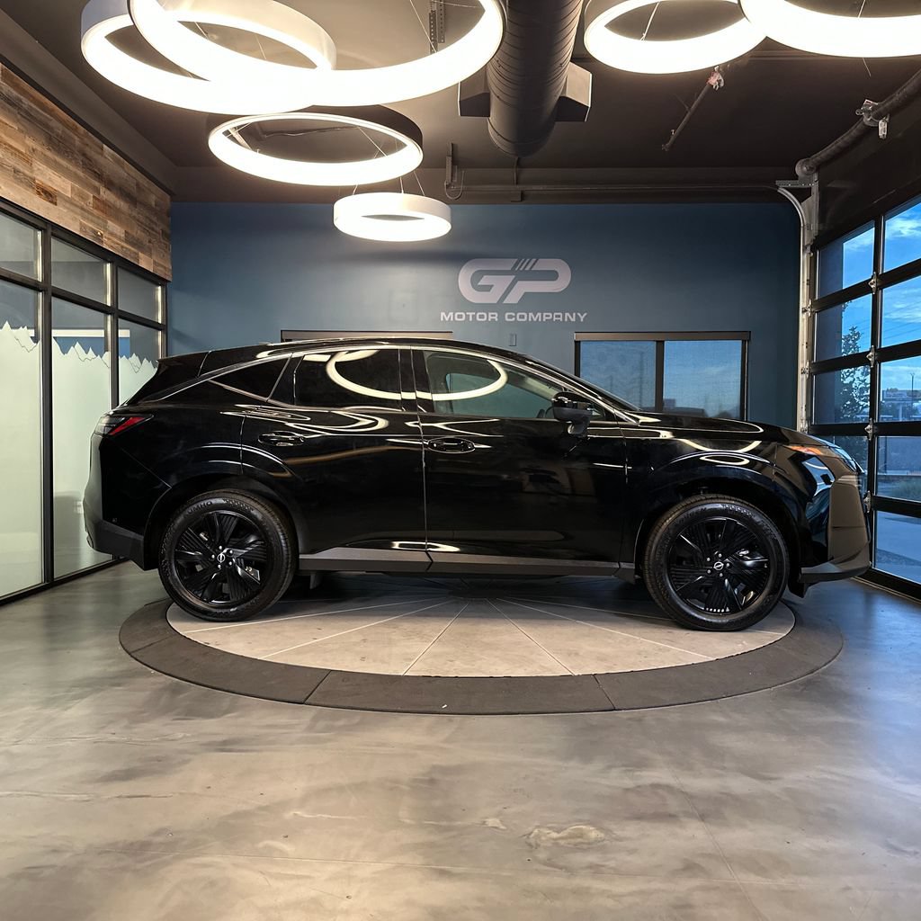 Used 2025 Nissan Murano SV AWD/4WD image 2