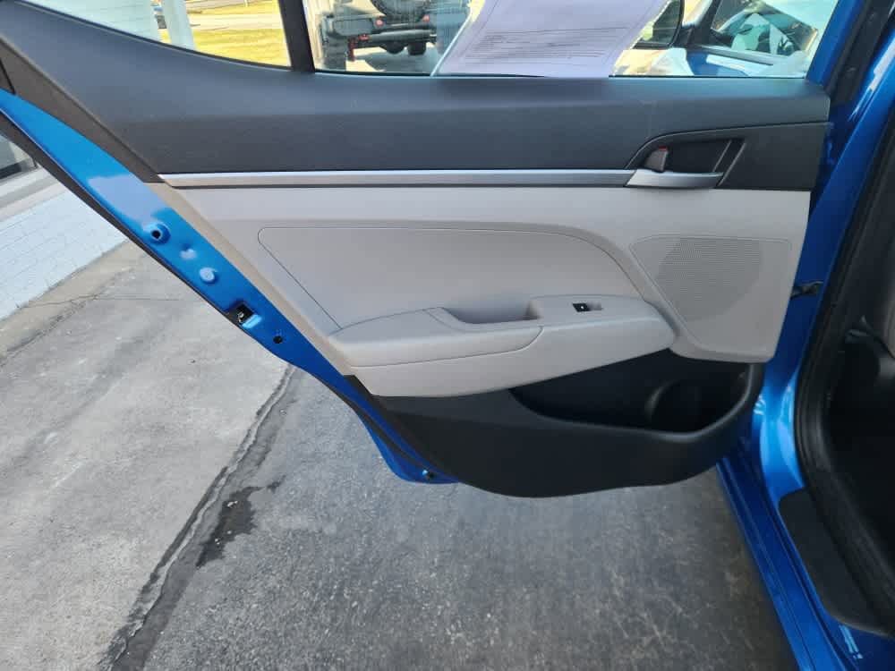 Used 2017 Hyundai Elantra SE FWD image 15