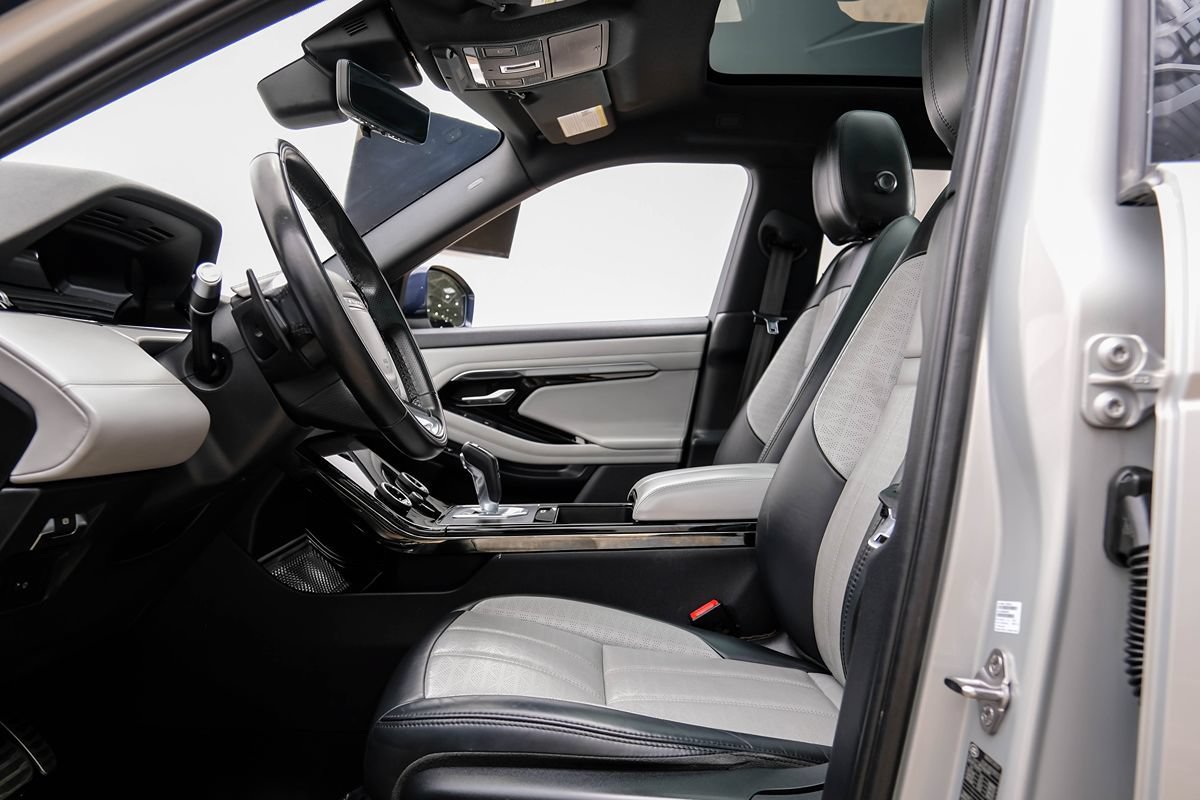 Used 2020 Land Rover Range Rover Evoque R-Dynamic HSE AWD/4WD image 4