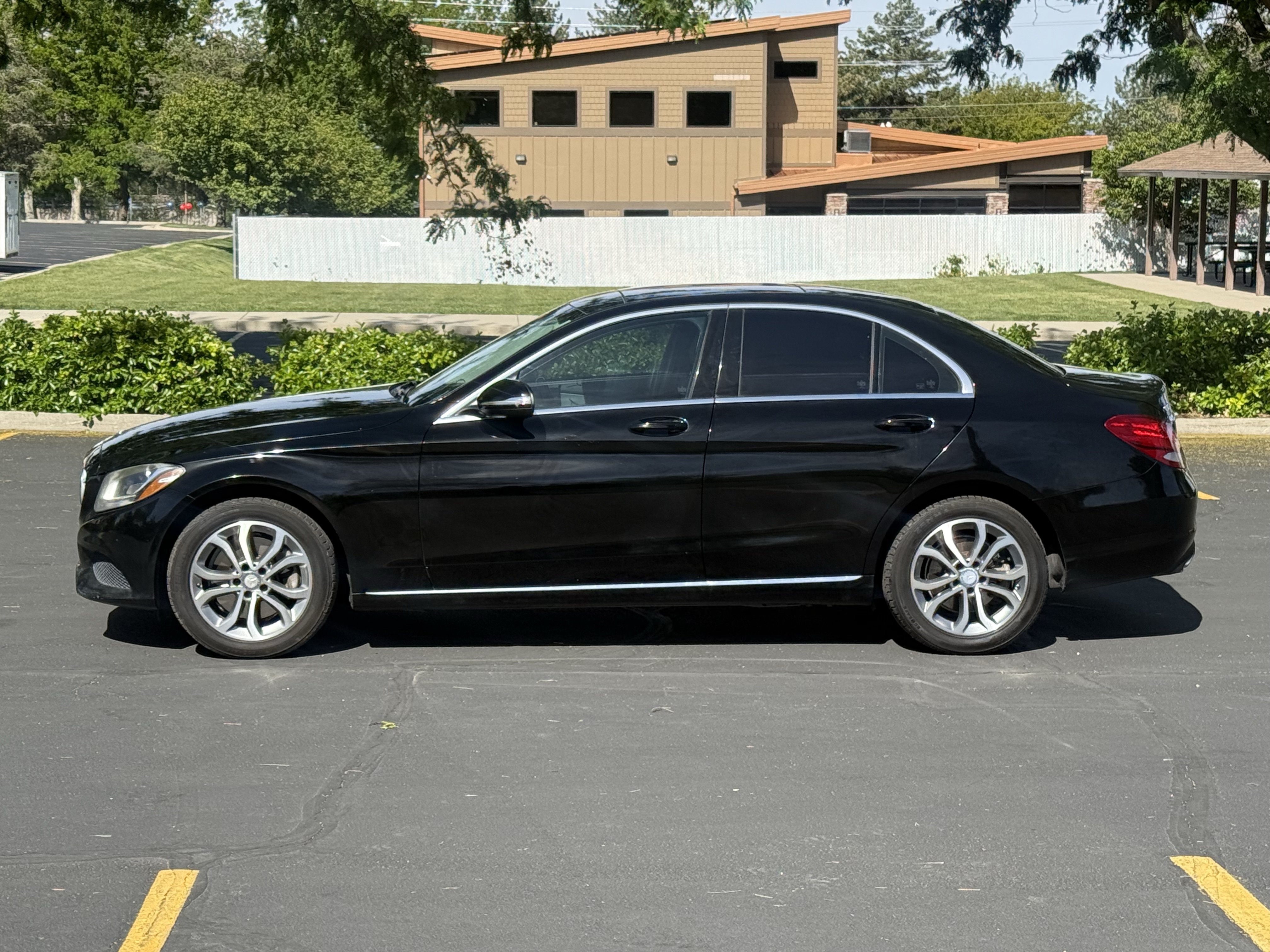 Used 2015 Mercedes-Benz C 300 4MATIC Sedan image 7