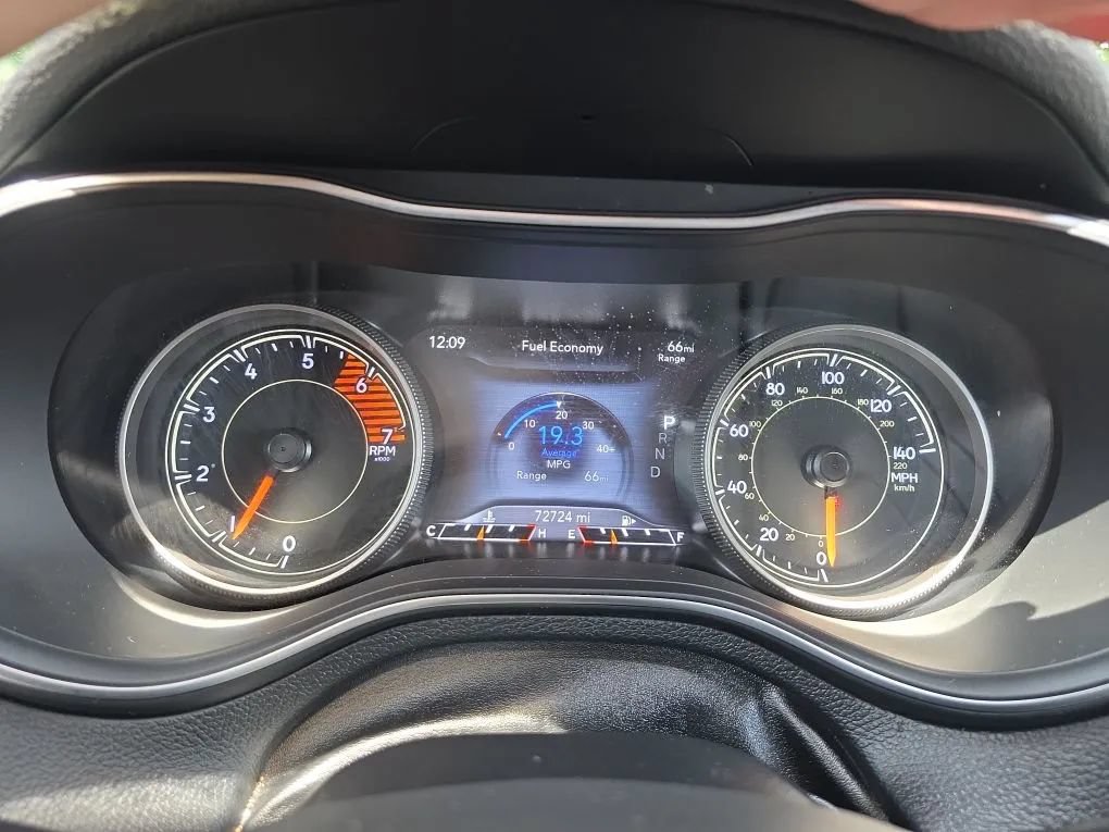 Used 2020 Jeep Cherokee Limited AWD/4WD image 19