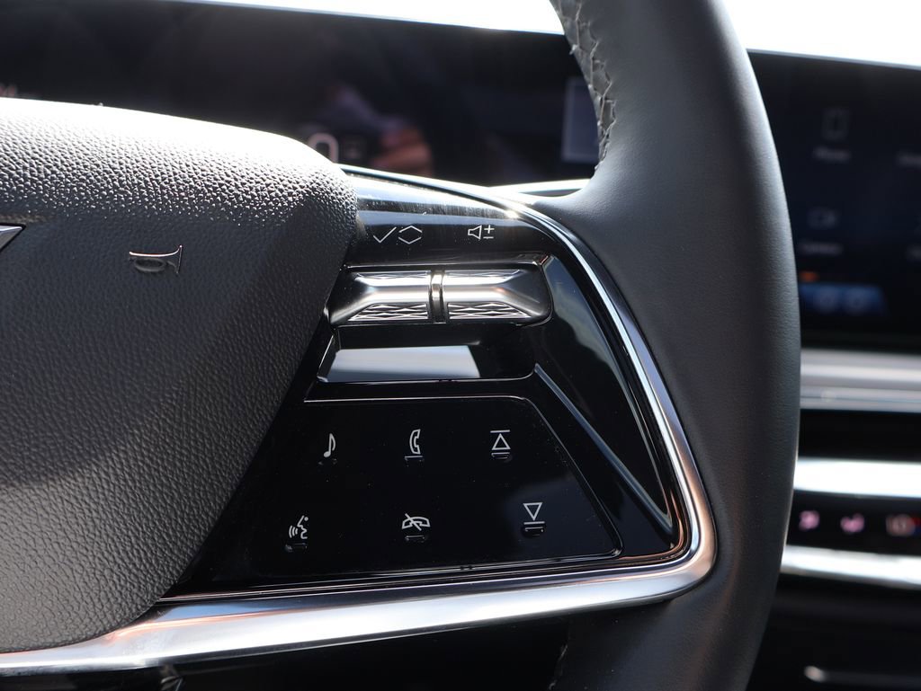 Used 2024 Cadillac Lyriq Luxury image 30