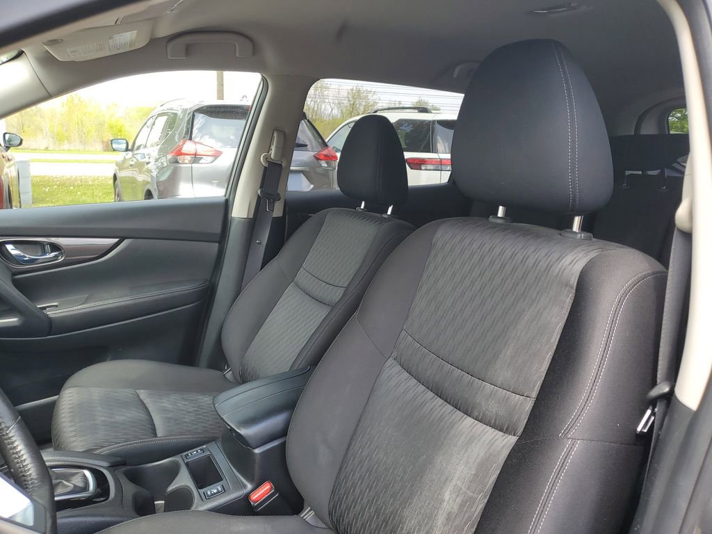 Used 2019 Nissan Rogue SV w/ Premium Package AWD/4WD image 10