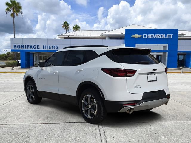 Used 2024 Chevrolet Blazer LT w/ Convenience Package FWD image 3