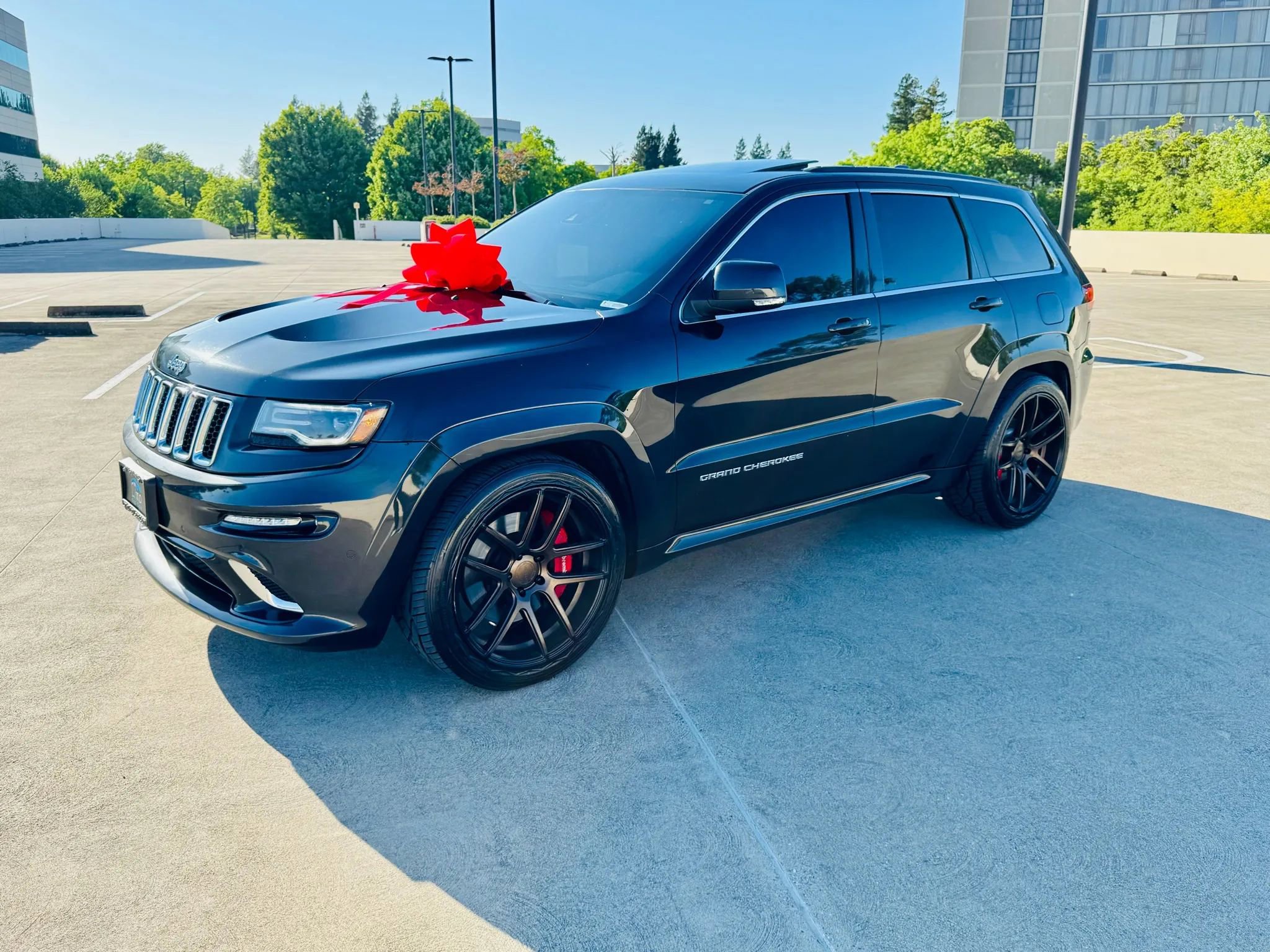 Used 2014 Jeep Grand Cherokee SRT8 w/ Luxury Group II AWD/4WD image 9