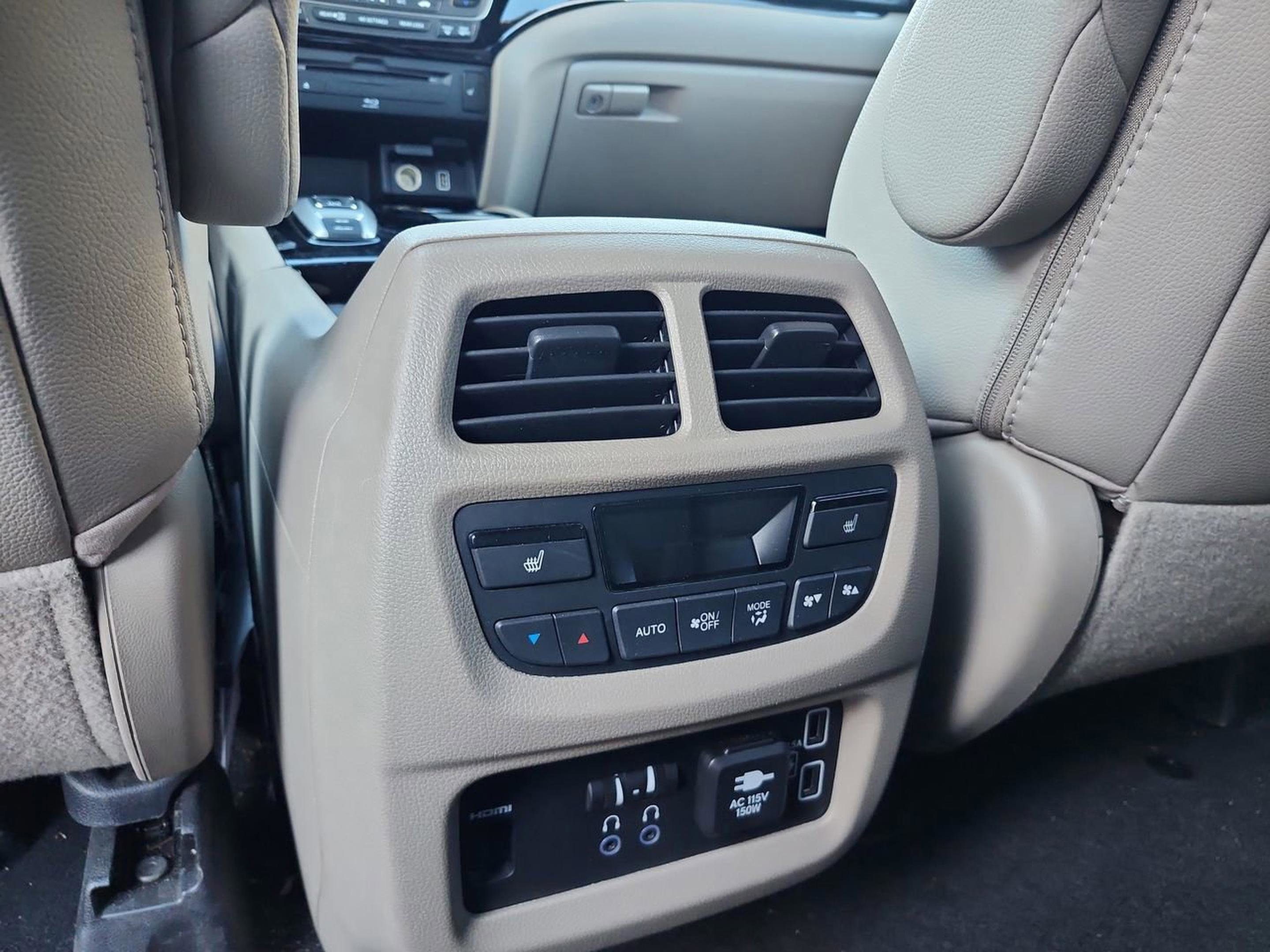 Used 2021 Honda Pilot Touring image 27