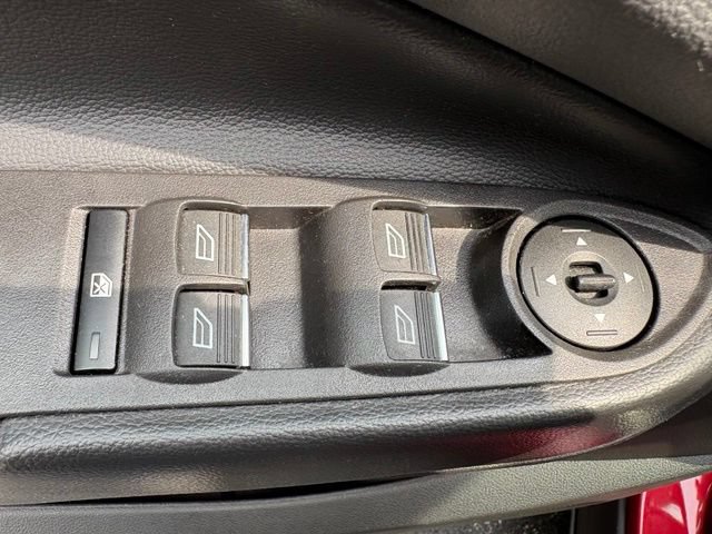 Used 2019 Ford Escape SE FWD image 16
