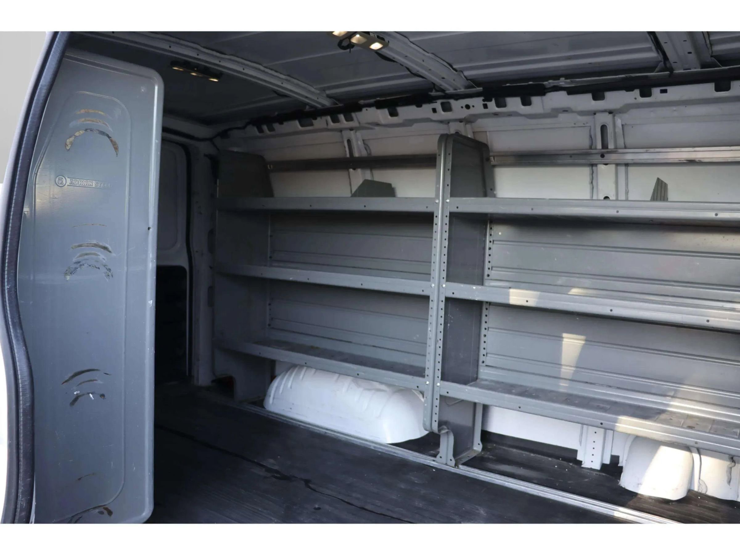 Used 2016 Chevrolet Express 2500 image 29