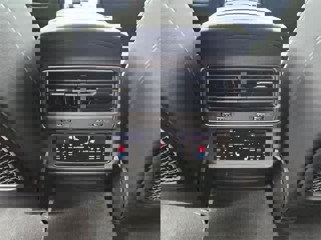 Used 2023 Audi SQ8 Prestige image 19