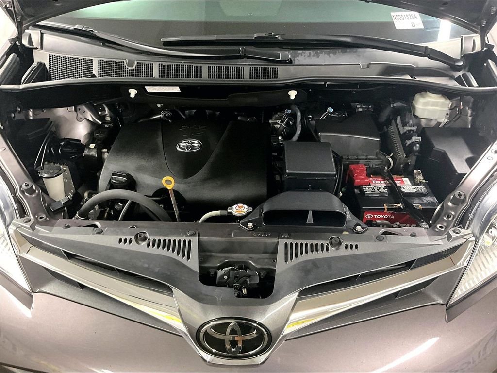 Certified 2020 Toyota Sienna XLE Premium AWD/4WD image 28
