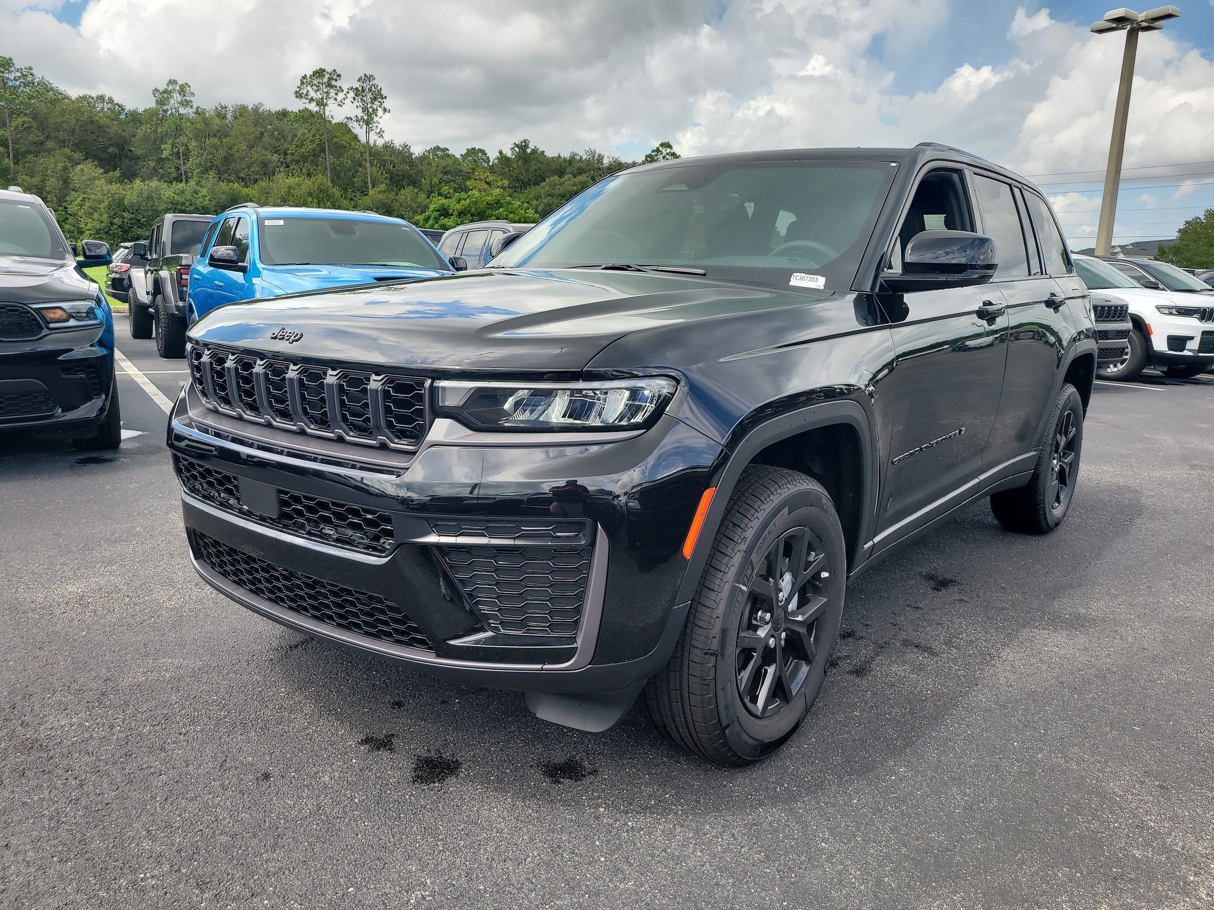New 2026 Jeep Grand Cherokee Altitude RWD image 4