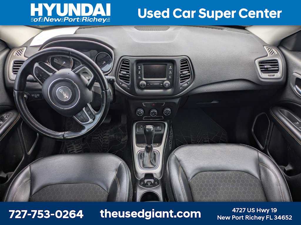 Used 2018 Jeep Compass Latitude FWD image 11