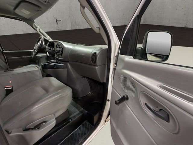 Used 2006 Ford E-250 and Econoline 250 RWD image 18
