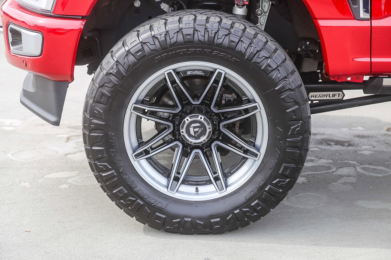 Used 2024 Ford F350 Platinum w/ FX4 Off-Road Package image 9