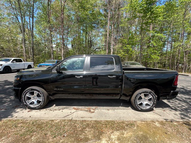 New 2026 RAM 1500 Express AWD/4WD image 3