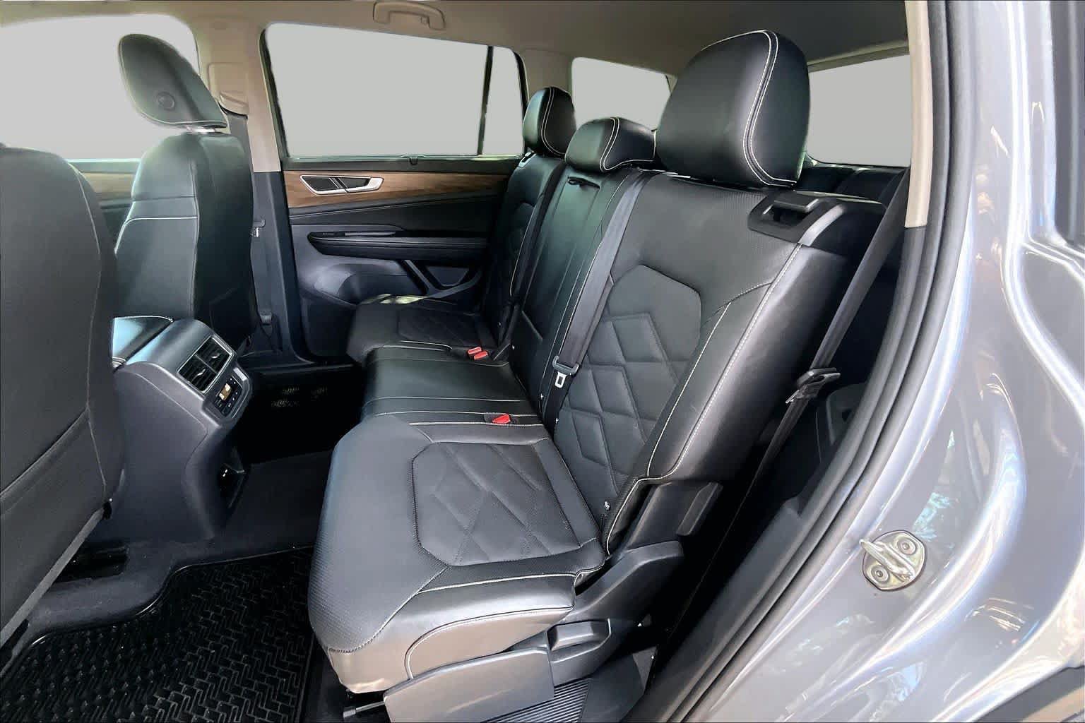 Used 2024 Volkswagen Atlas SE FWD image 21