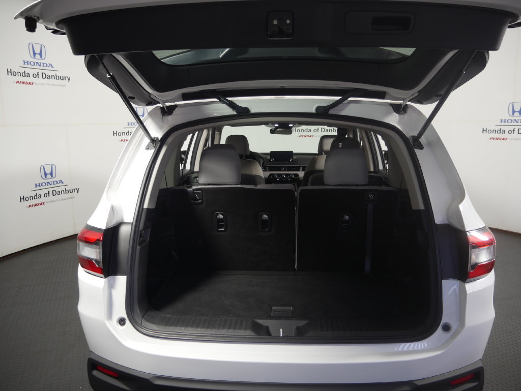 Used 2023 Honda Pilot LX image 5