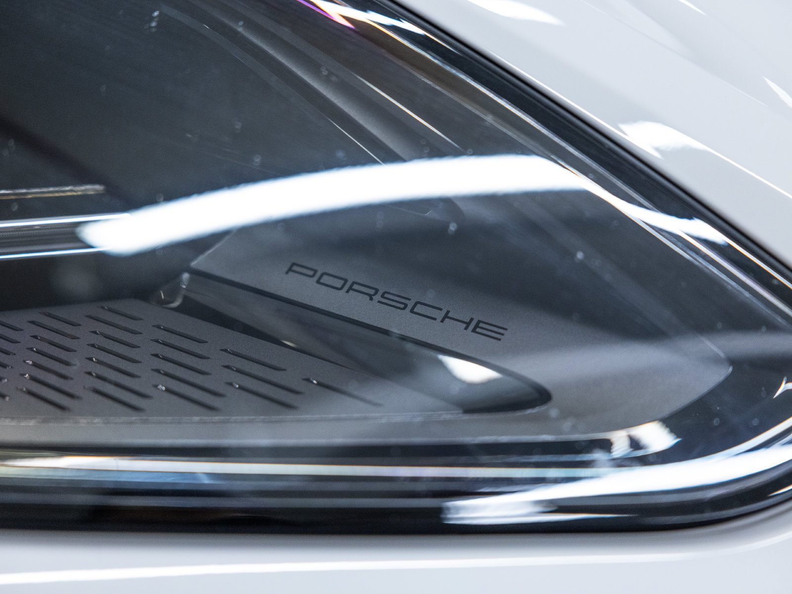 Certified 2024 Porsche Cayenne Coupe AWD/4WD image 10