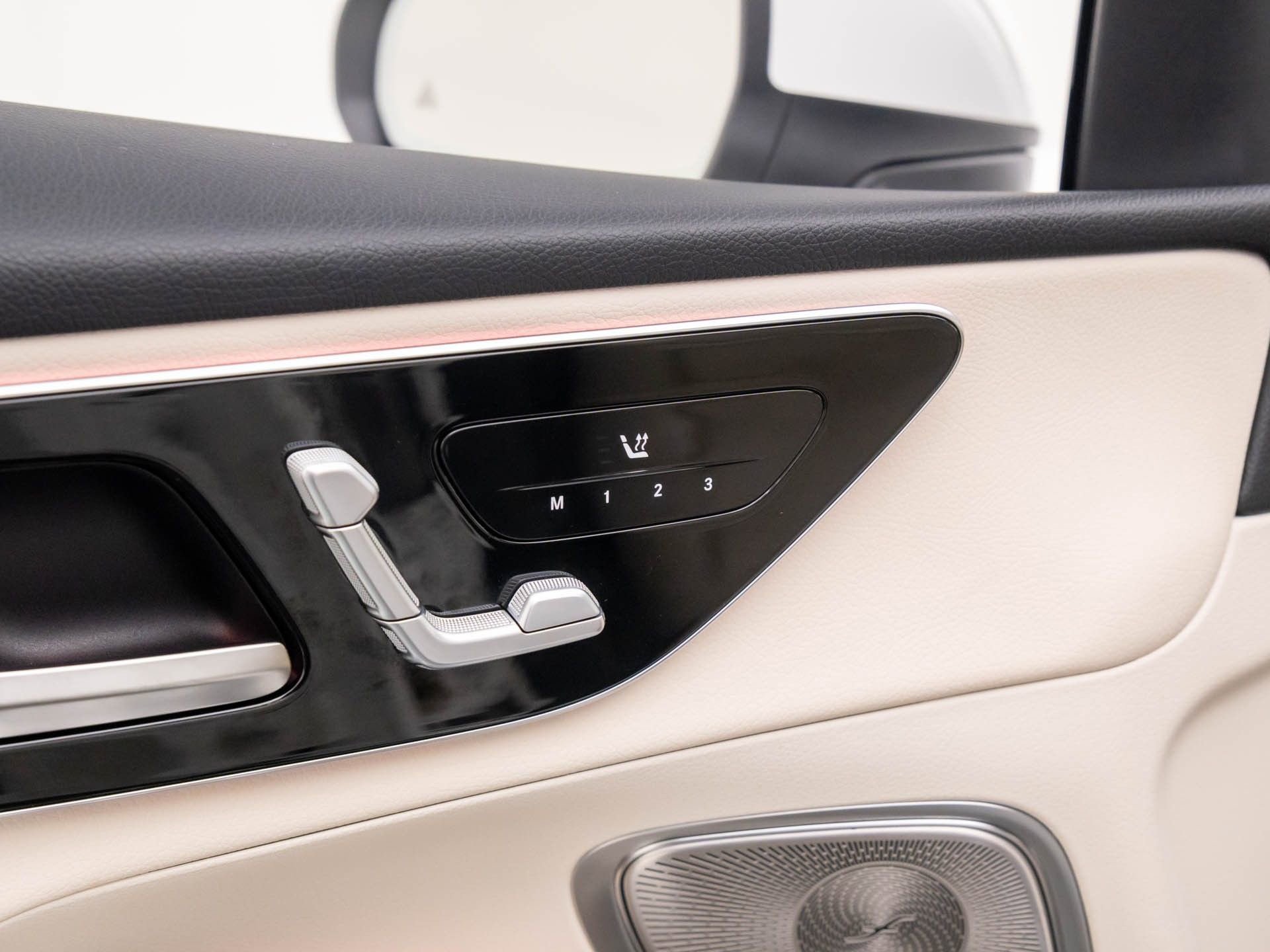 New 2025 Mercedes-Benz GLC 350e 4MATIC image 13