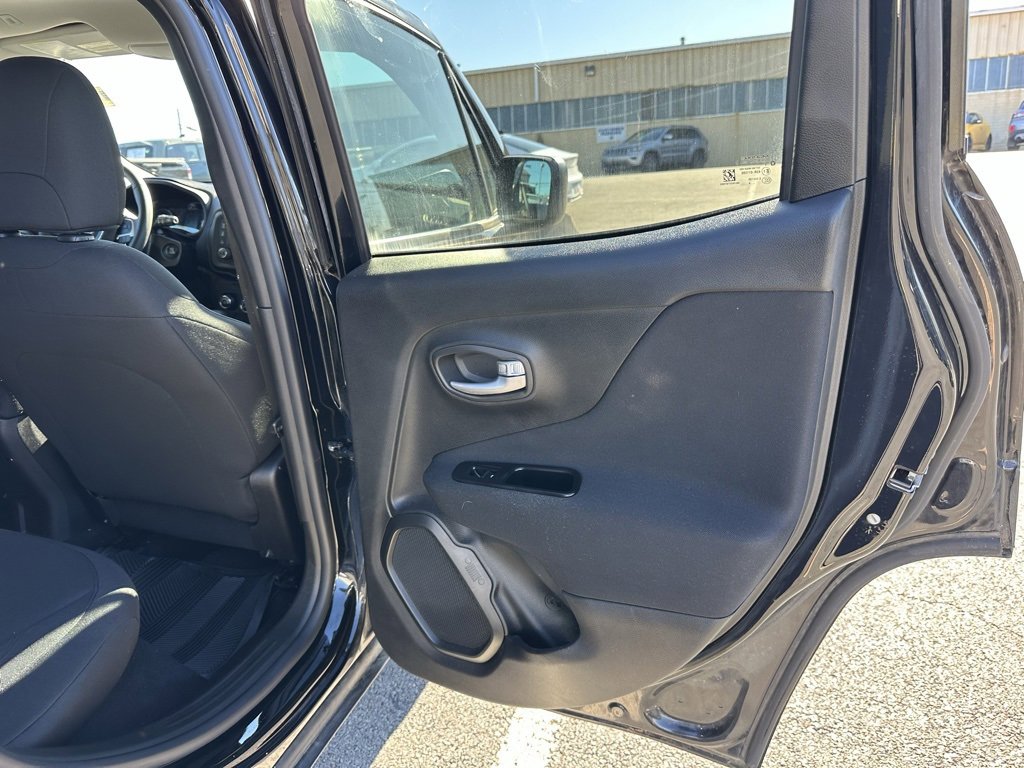 Used 2019 Jeep Renegade Sport w/ Sport Appearance Group image 16