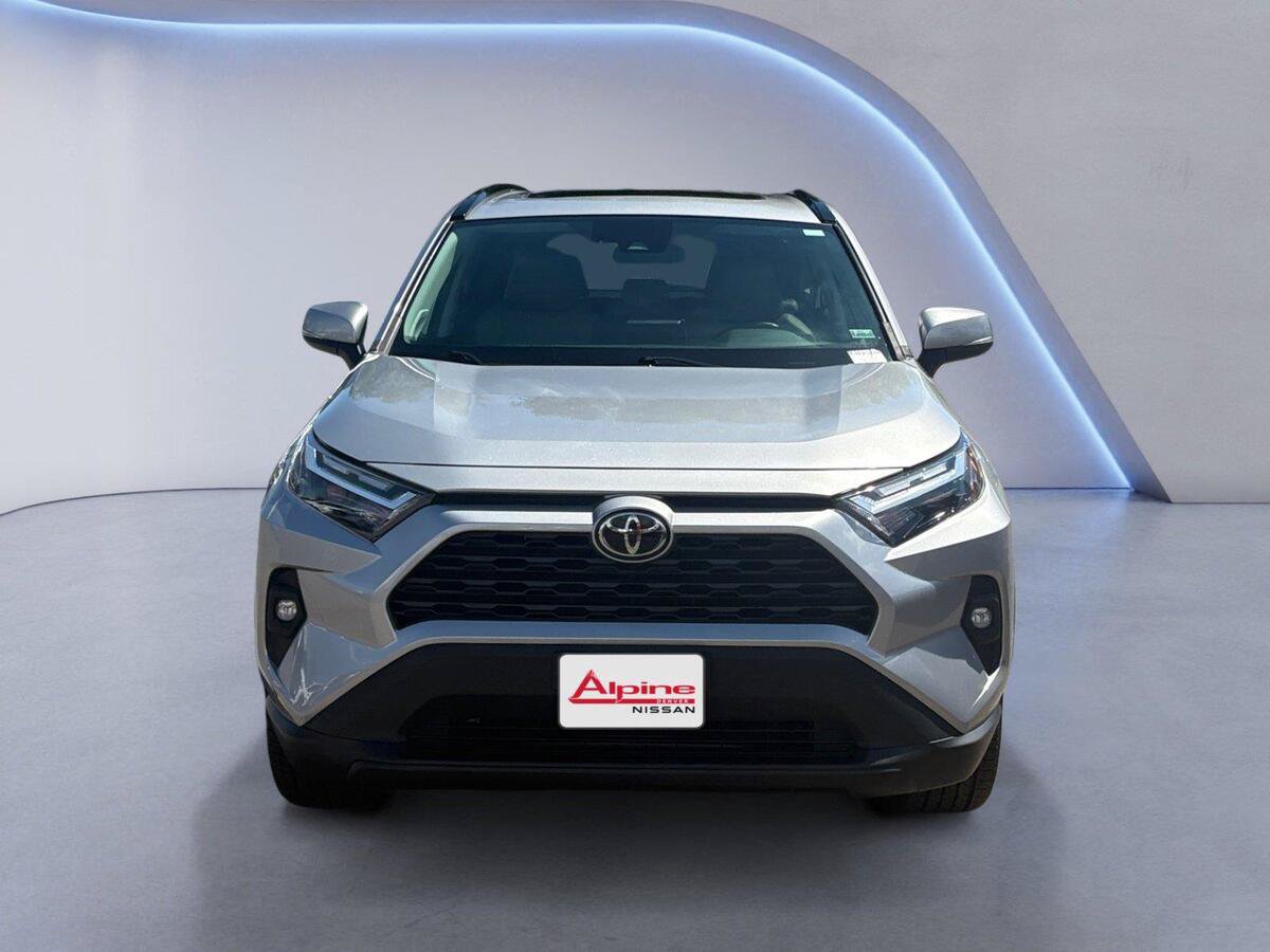 Used 2022 Toyota RAV4 XLE Premium AWD/4WD image 8