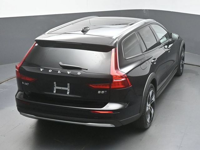 Used 2025 Volvo V60 B5 Cross Country Plus AWD/4WD image 48