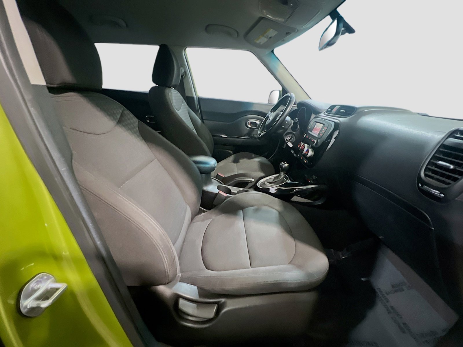 Used 2014 Kia Soul ! FWD image 19