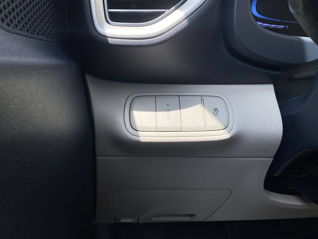New 2026 Hyundai Venue SEL FWD image 19
