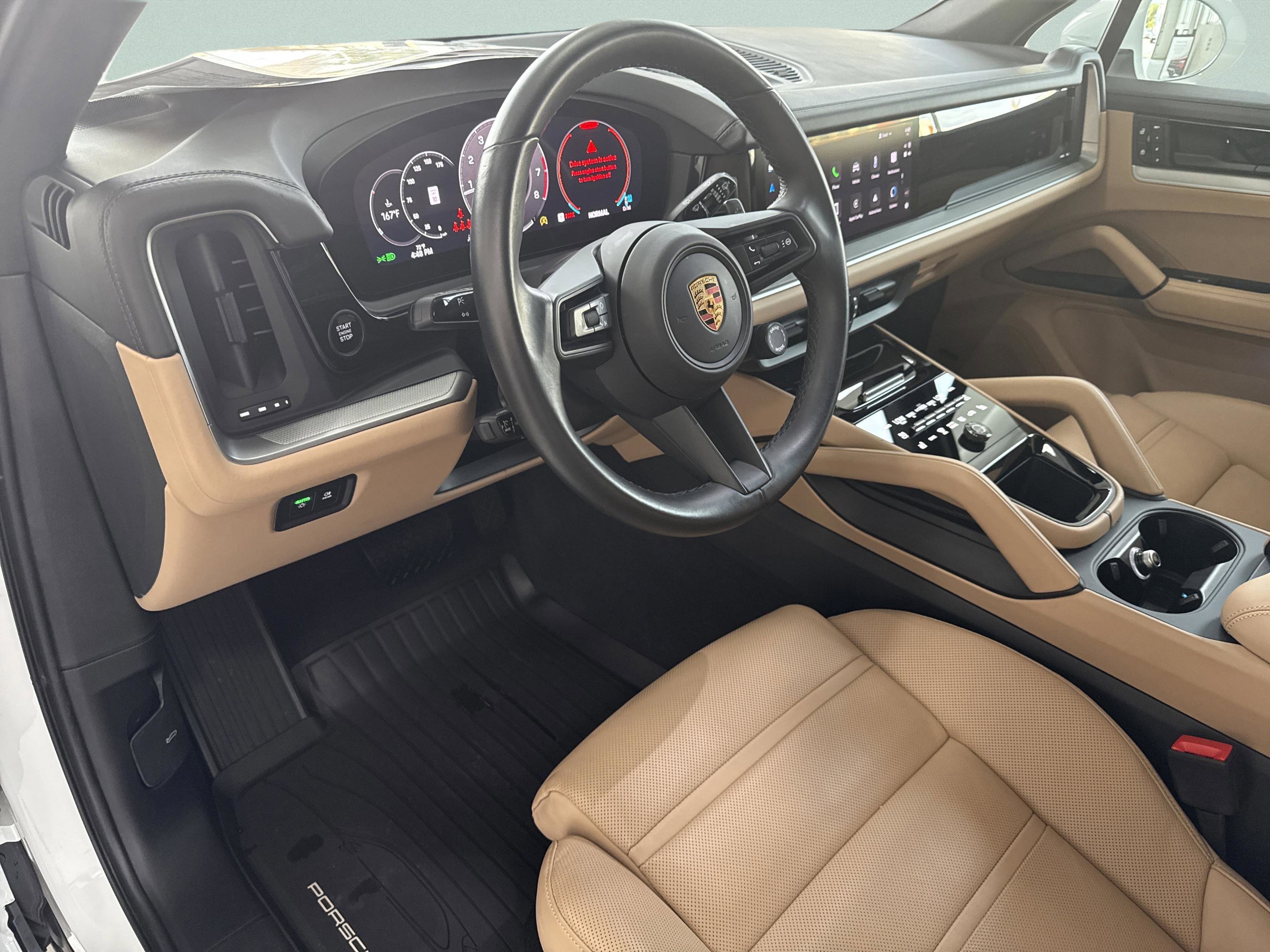 Used 2024 Porsche Cayenne image 26