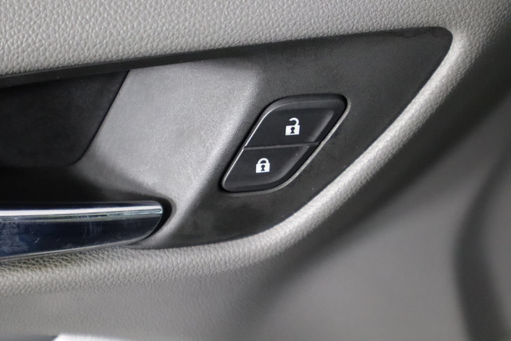 Used 2022 Chevrolet Bolt EUV Premier w/ Sun & Sound Package FWD image 22