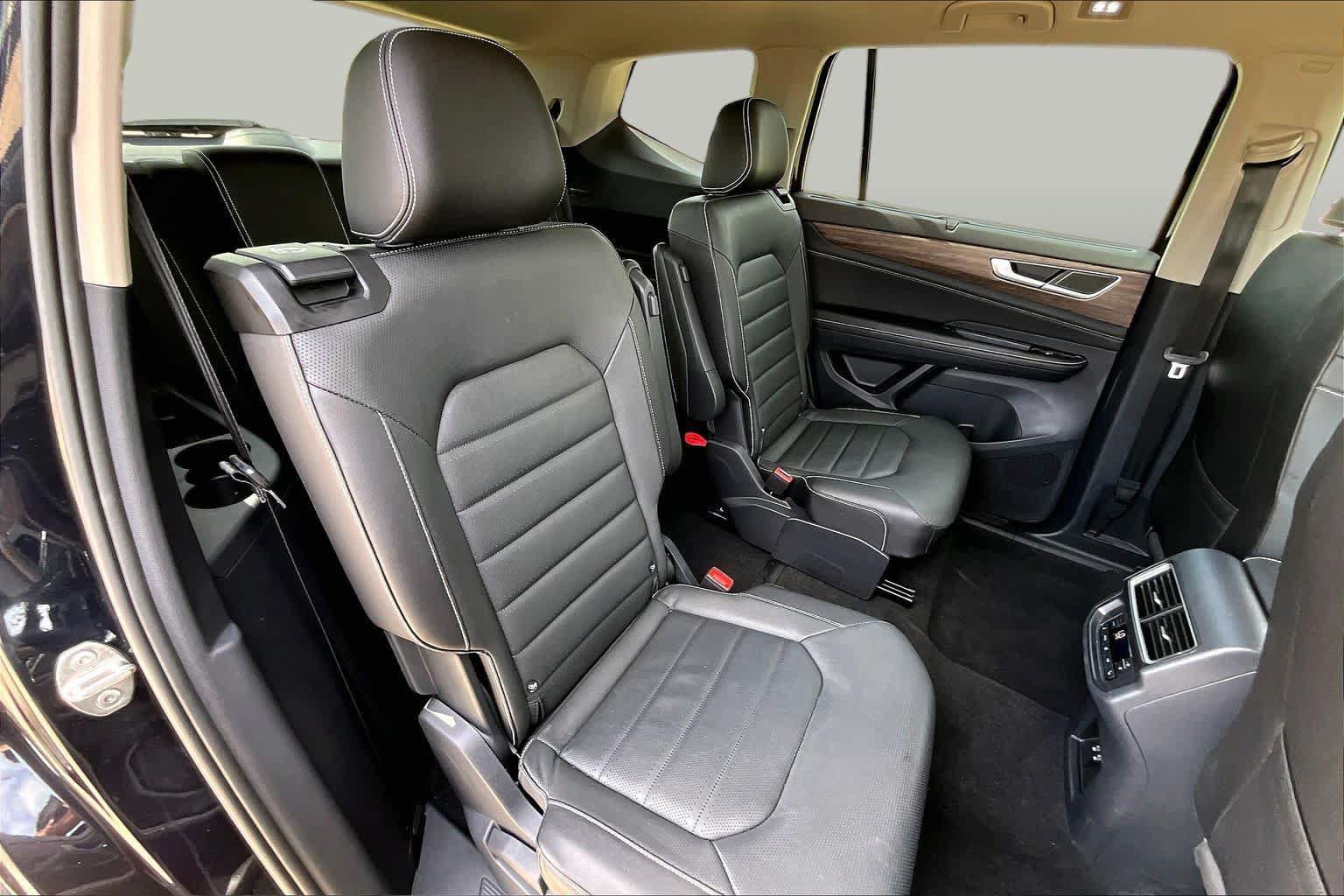 Used 2025 Volkswagen Atlas SEL AWD/4WD image 19