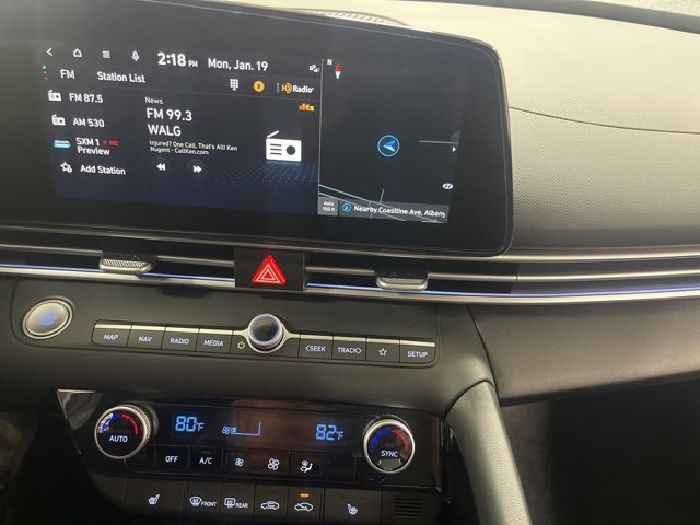 Certified 2025 Hyundai Elantra Limited image 18