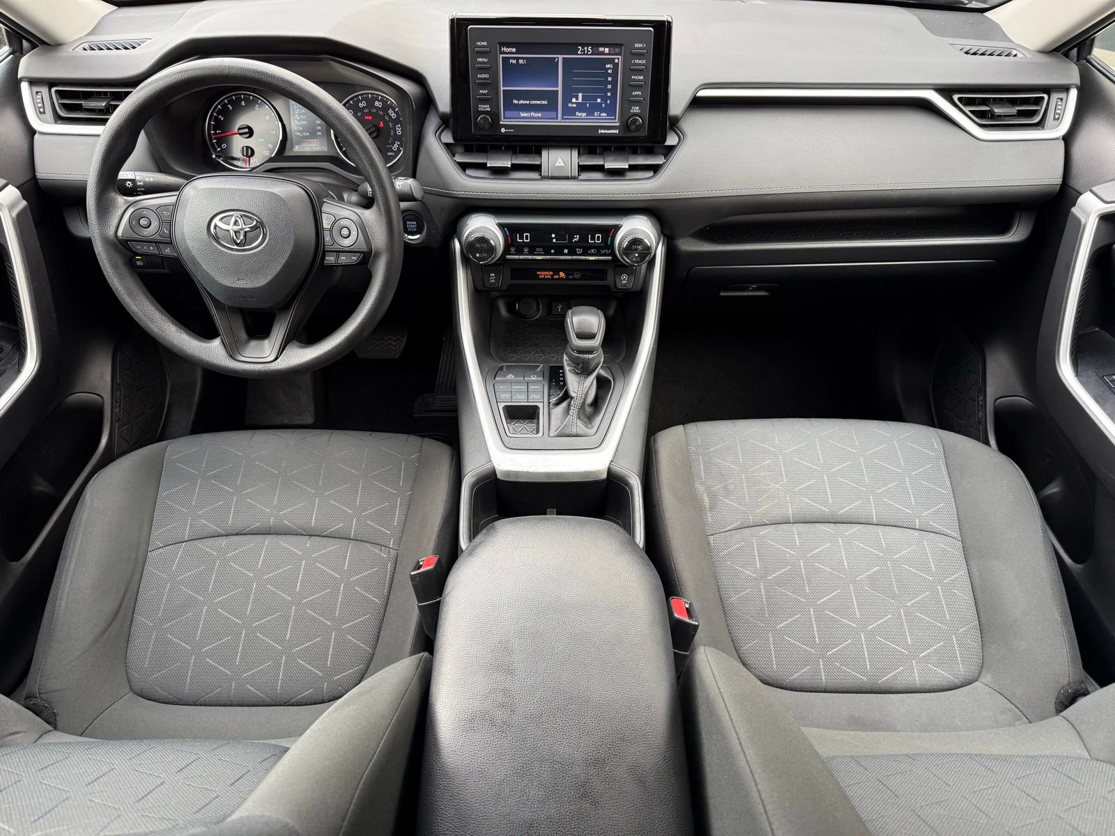 Used 2022 Toyota RAV4 XLE AWD/4WD image 17