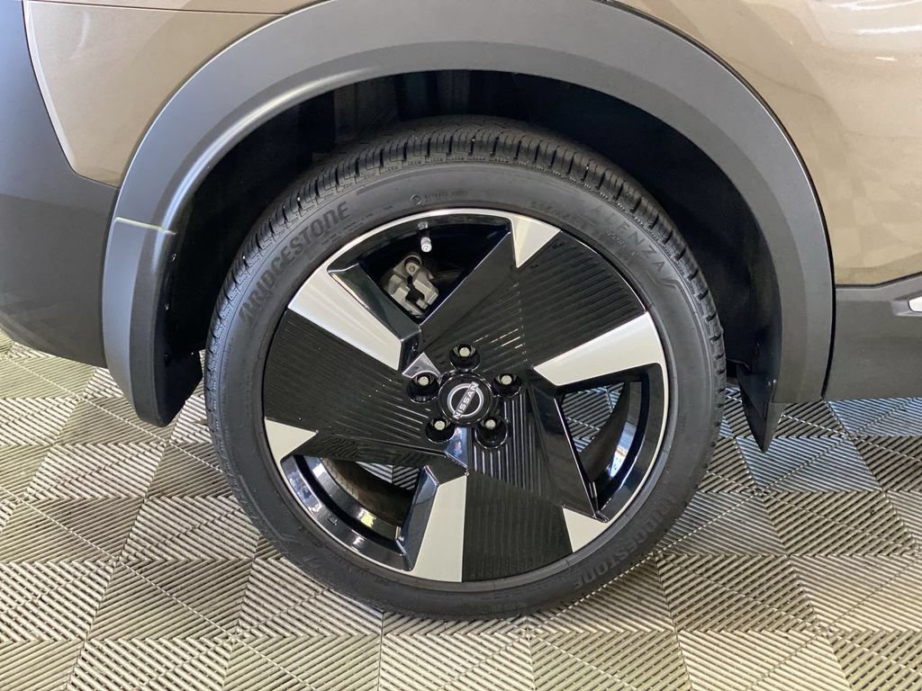 Used 2025 Nissan Kicks SR FWD image 36