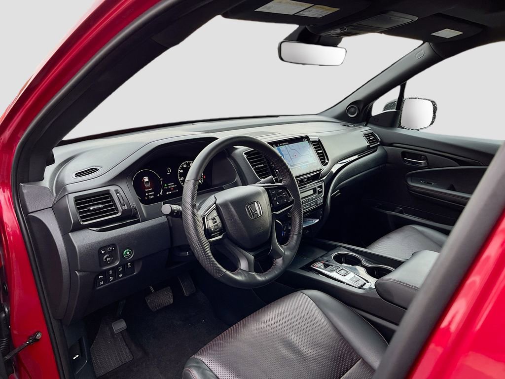 Used 2025 Honda Ridgeline Black Edition image 9