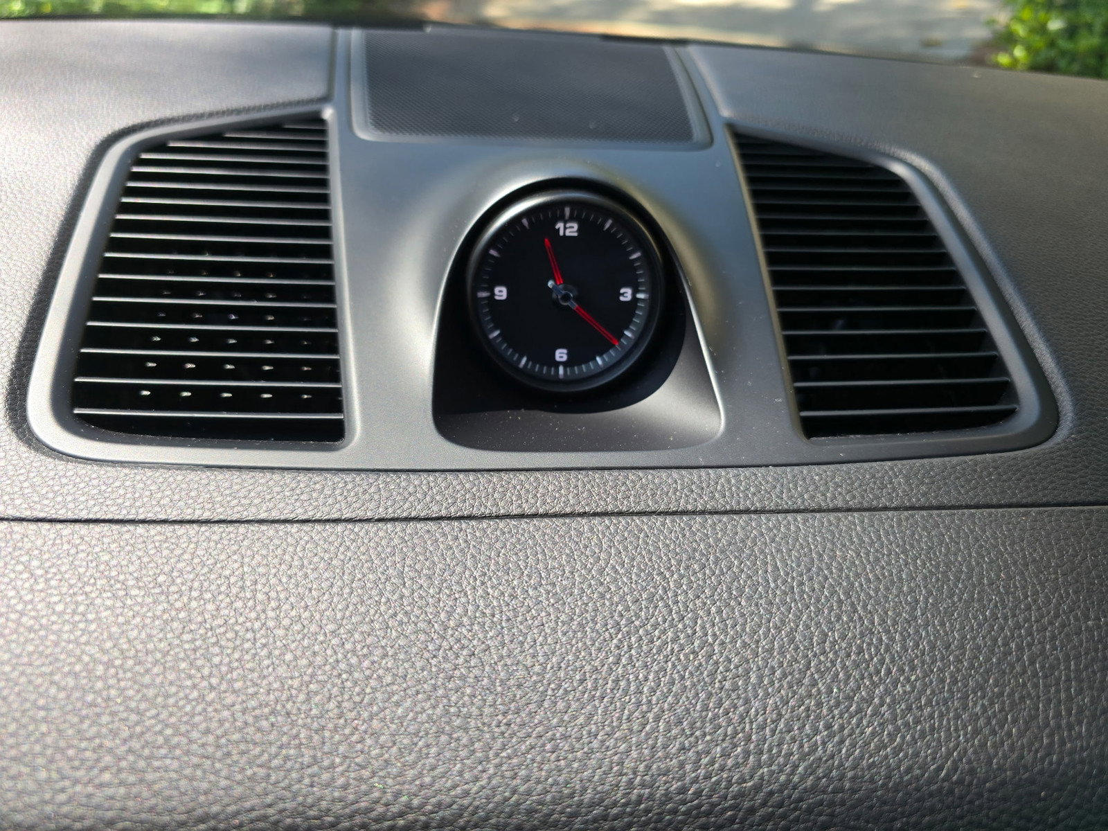 Used 2022 Porsche Cayenne Platinum Edition w/ Premium Package Plus image 23